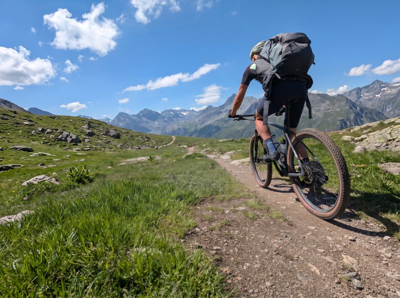 Read more about the article Alpencross Ost – West mit dem MTB: 12. Etappe von Davos nach Valbella (Lenzerheide)